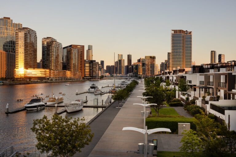 6.RiverfrontPromenadeYarrasEdge 768x512