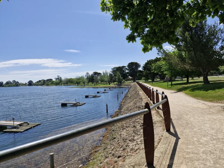 eyJidWNrZXQiOiJhc3NldHMuYWxsdHJhaWxzLmNvbSIsImtleSI6InVwbG9hZHMvcGhvdG8vaW1hZ2UvODY5MDQ5NTkvYzQwZGM5NDEwZmIyYTc4NGY4NWRiMDBlMjc1ZTFiYTkuanBnIiwiZWRpdHMiOnsidG9Gb3JtYXQiOiJ3ZWJwIiwicmVzaXplIjp7IndpZHRoIjoyMDQ4 768x576